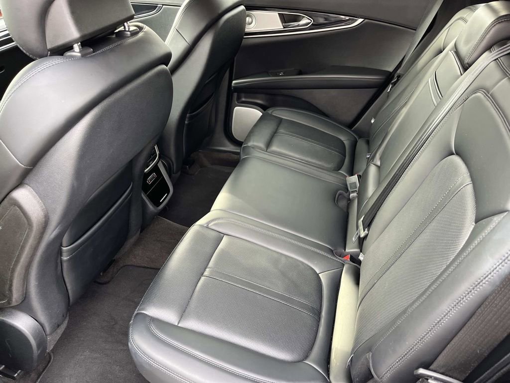 Used 2021 Lincoln Nautilus Reserve w/ Equipment Group 202A image 17