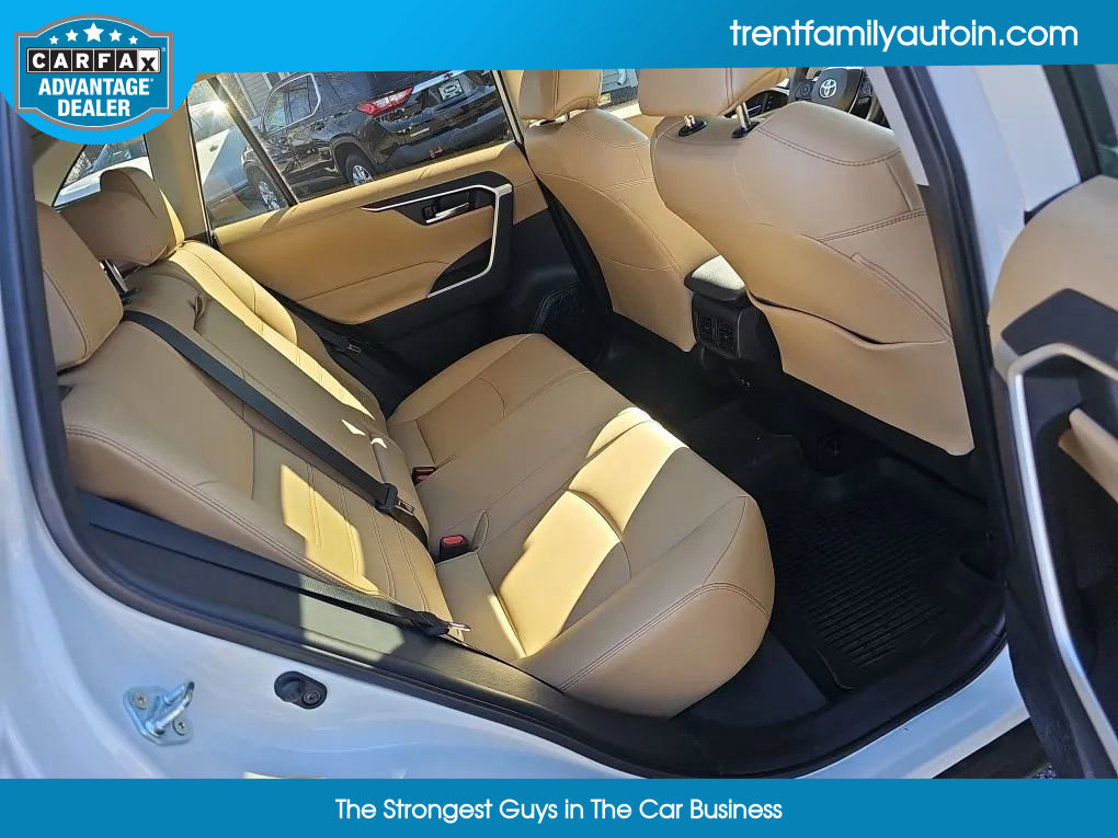 Used 2021 Toyota RAV4 XLE Premium image 41