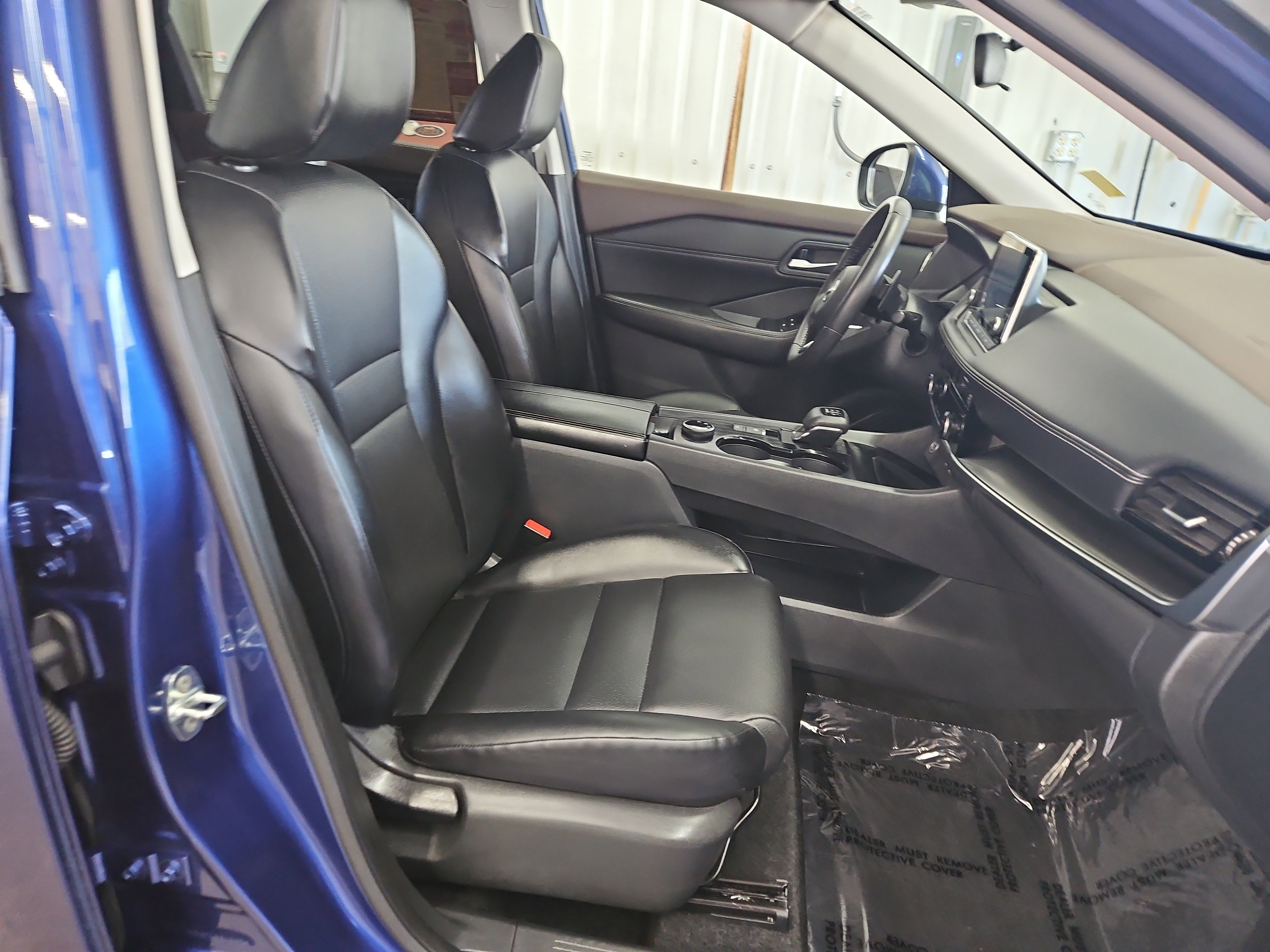Used 2023 Nissan Rogue SV w/ SV Premium Package AWD/4WD image 9