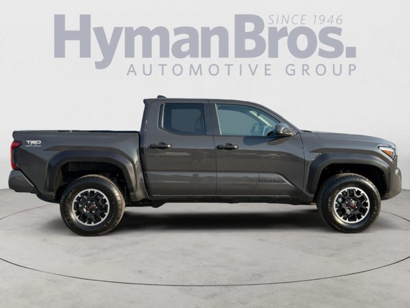 Used 2025 Toyota Tacoma TRD Off-Road AWD/4WD image 2