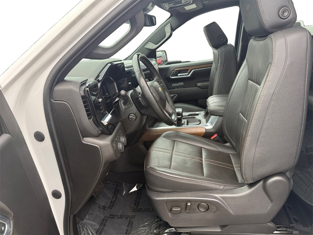 Used 2023 Chevrolet Silverado 1500 High Country w/ High Country Premium Package image 11