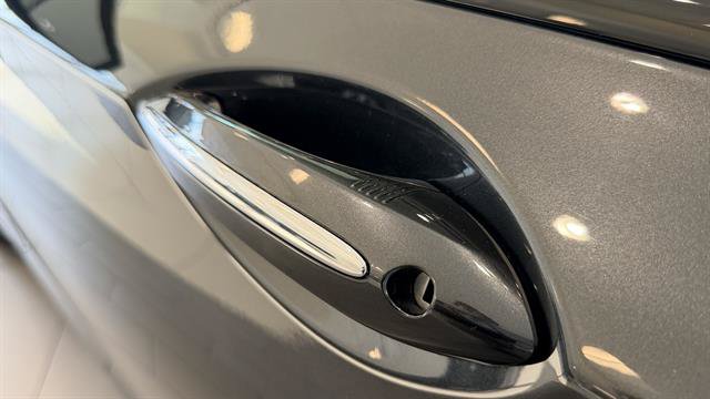 Used 2012 BMW 750i RWD image 18