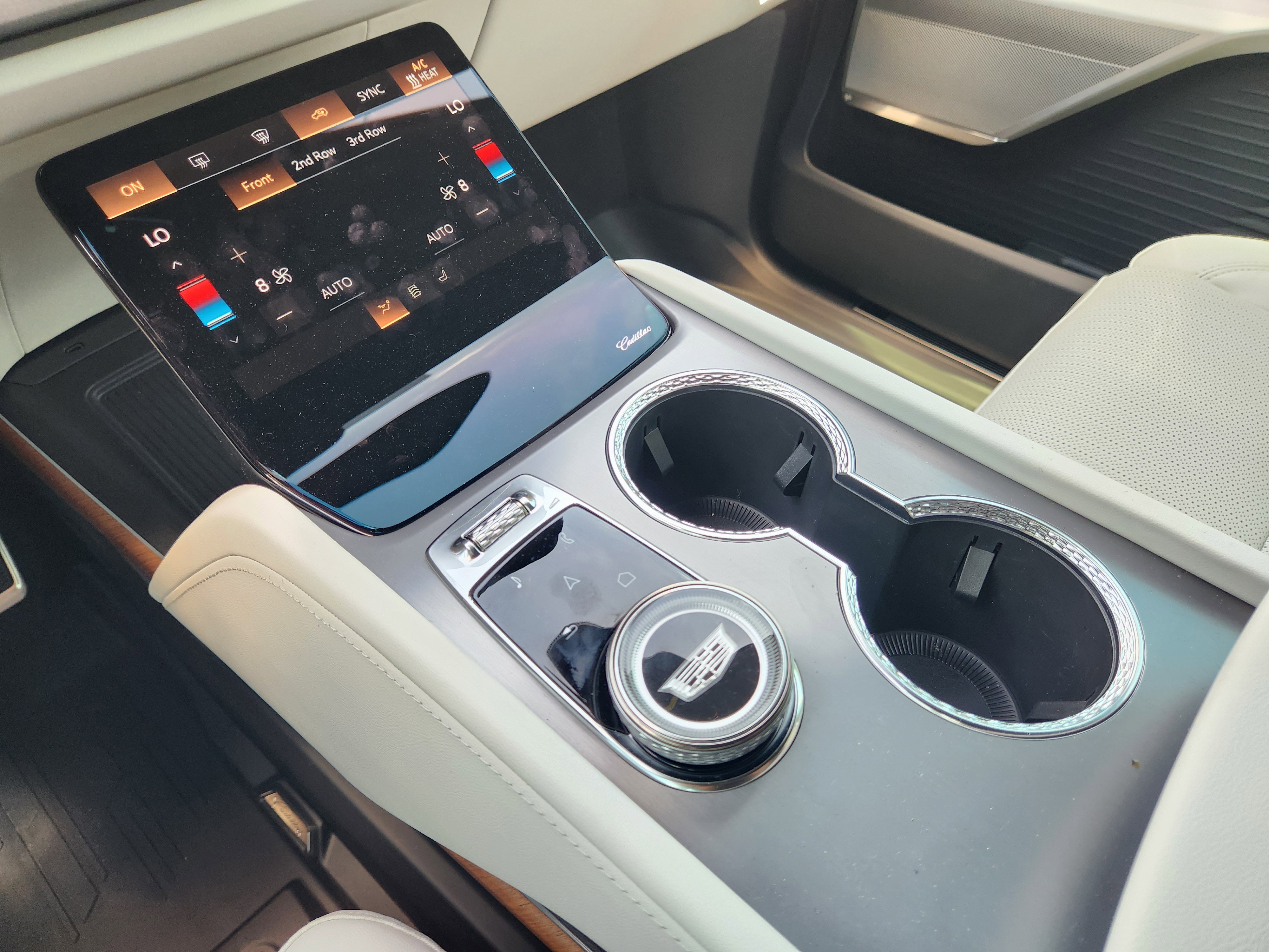 New 2026 Cadillac Vistiq Sport w/ LPO, Floor Liner Package image 15