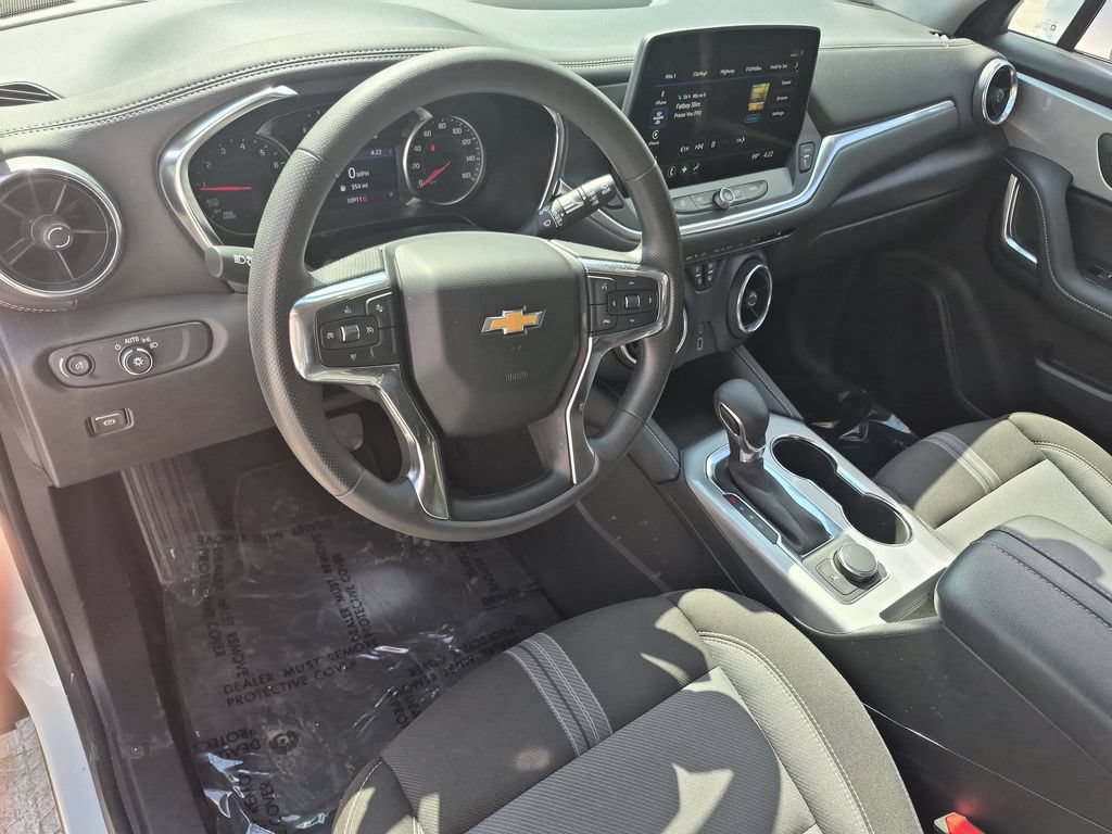 Used 2025 Chevrolet Blazer LT FWD image 15