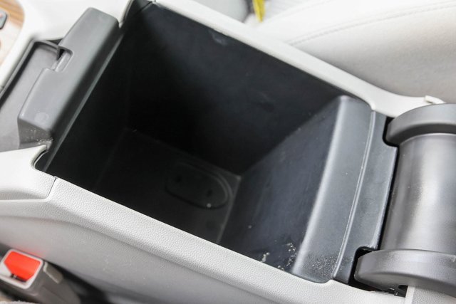 Used 2023 GMC Acadia SLE w/ Driver Convenience Package image 24