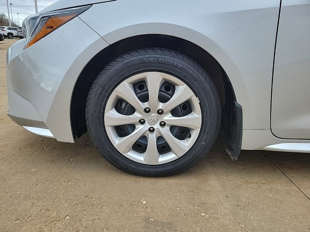 Used 2025 Toyota Corolla LE image 15