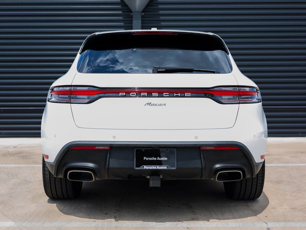 Certified 2025 Porsche Macan image 6