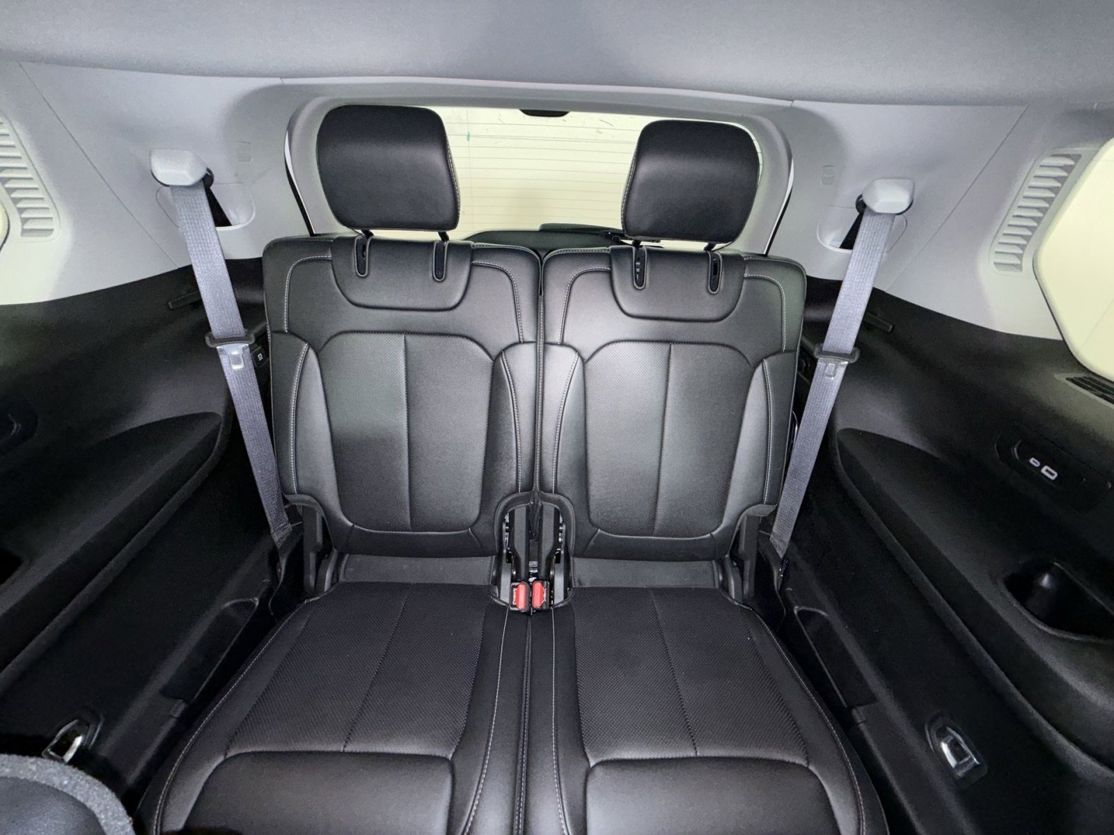 Used 2023 Jeep Grand Cherokee L Limited w/ Luxury Tech Group II AWD/4WD image 26