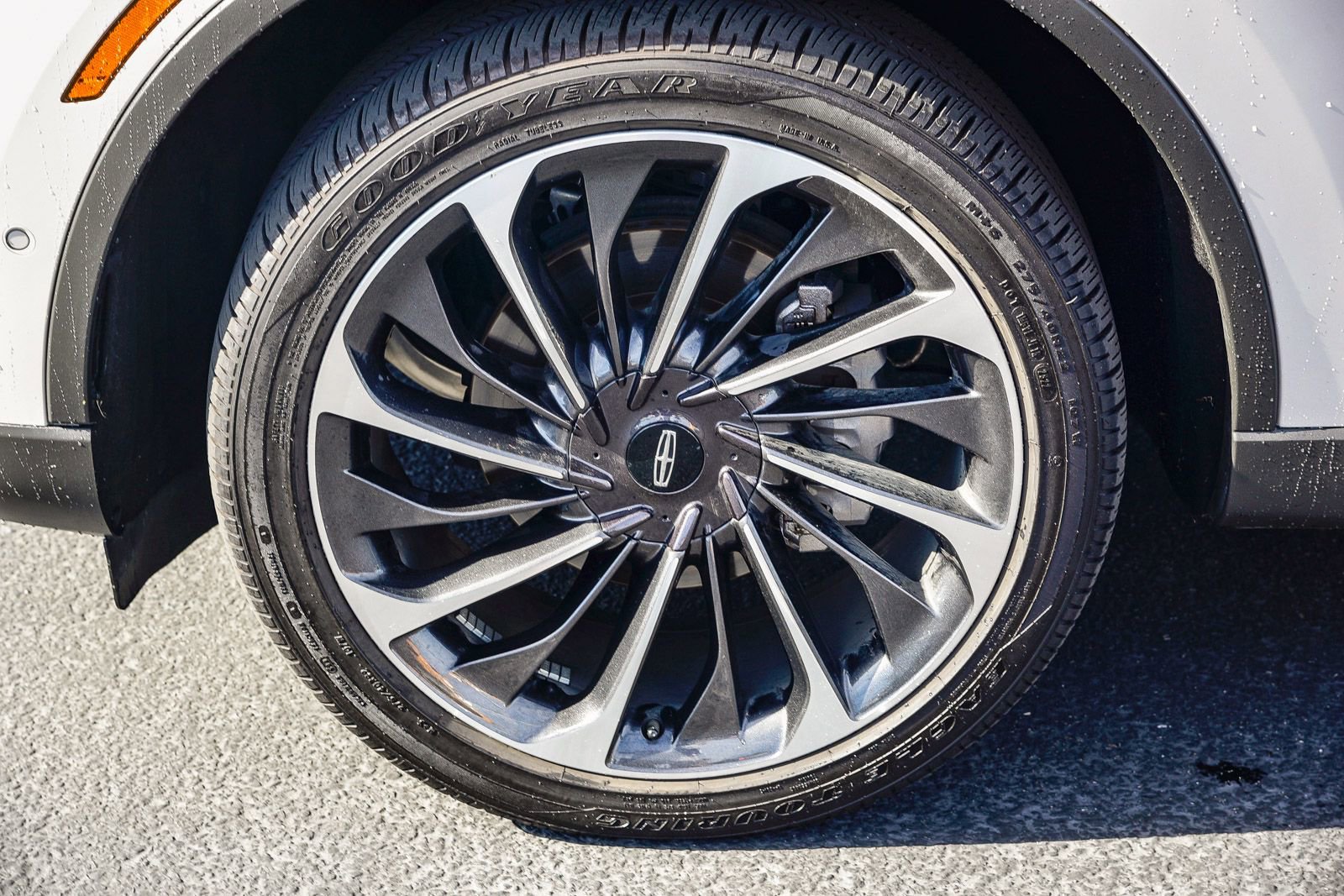 Used 2023 Lincoln Aviator Reserve w/ Equipment Group 201A image 9