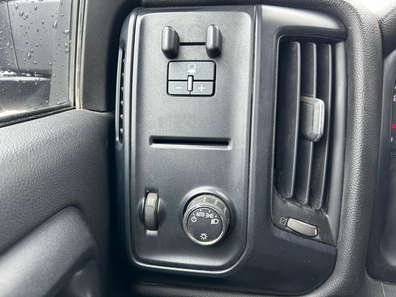 Used 2015 Chevrolet Silverado 2500 W/T image 21