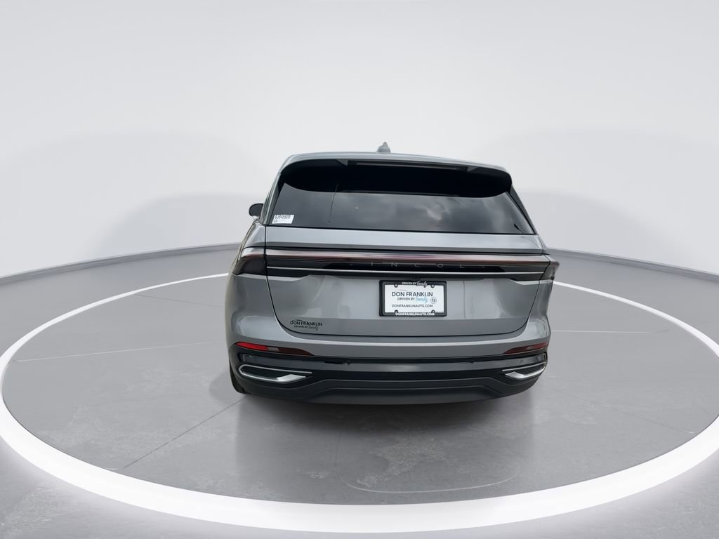 Used 2025 Lincoln Nautilus Premier AWD/4WD image 7