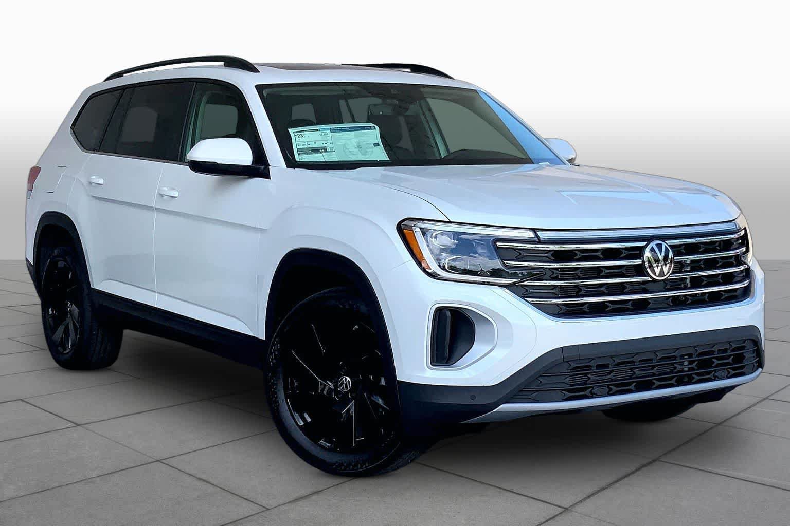 New 2026 Volkswagen Atlas SE FWD image 2