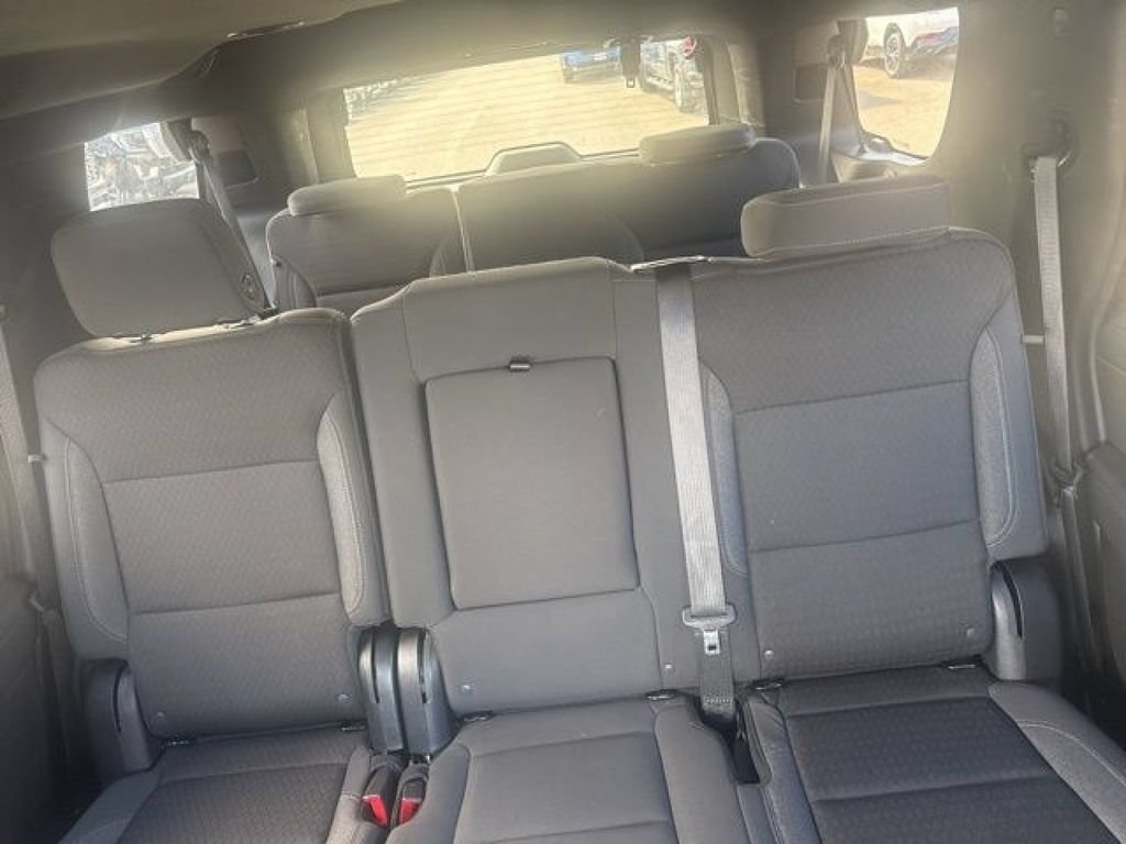 Used 2024 GMC Yukon SLE AWD/4WD image 16