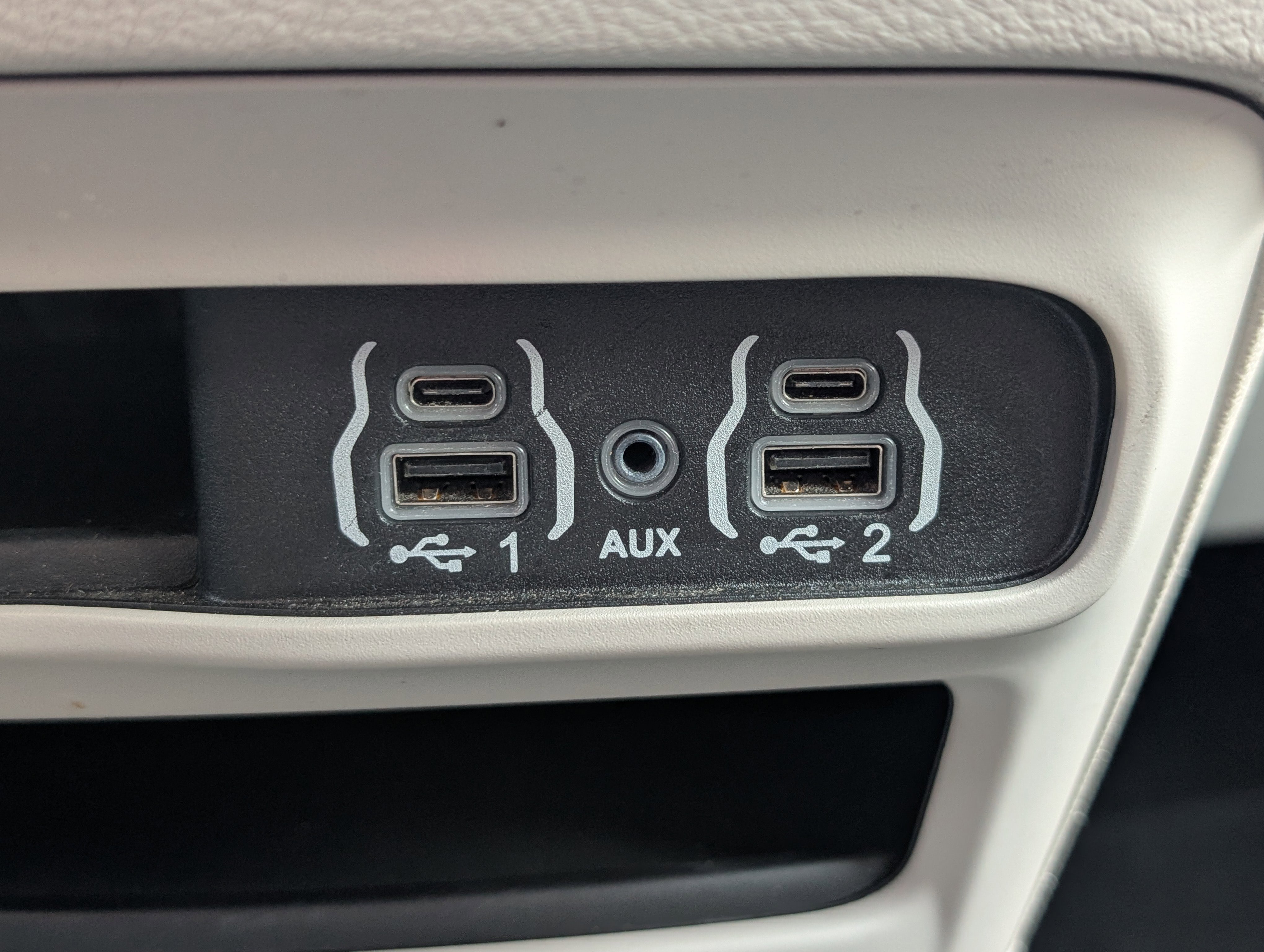 Used 2024 Chrysler Pacifica Touring-L image 20