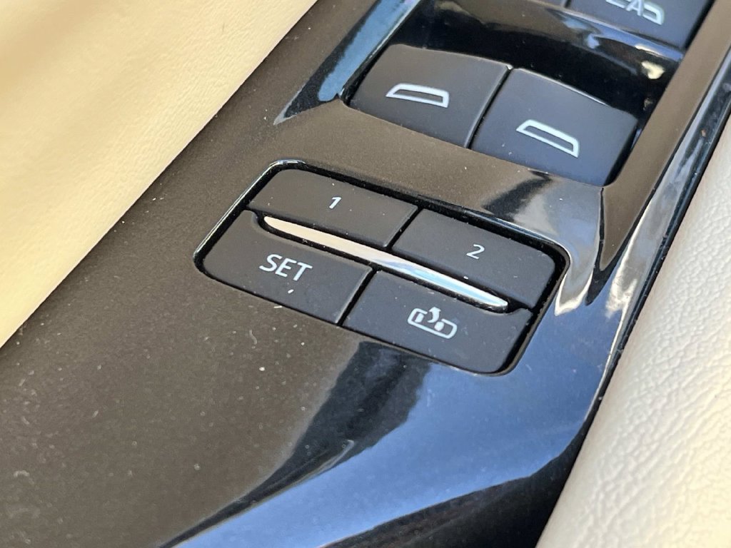 Used 2023 Cadillac Escalade Premium Luxury w/ Performance Package AWD/4WD image 34