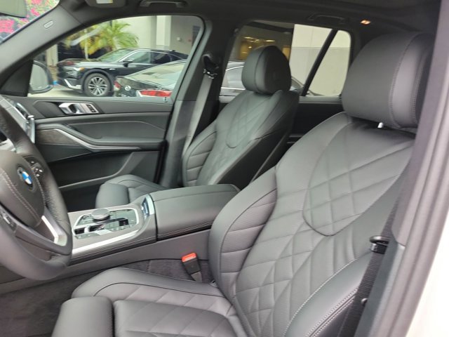 Used 2026 BMW X5 sDrive40i image 9