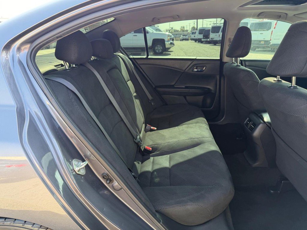 Used 2017 Honda Accord EX image 38