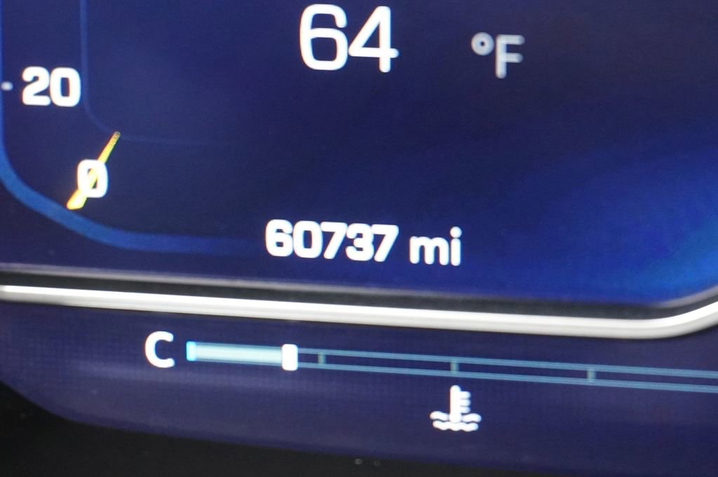 Used 2023 Chevrolet Suburban Premier image 14