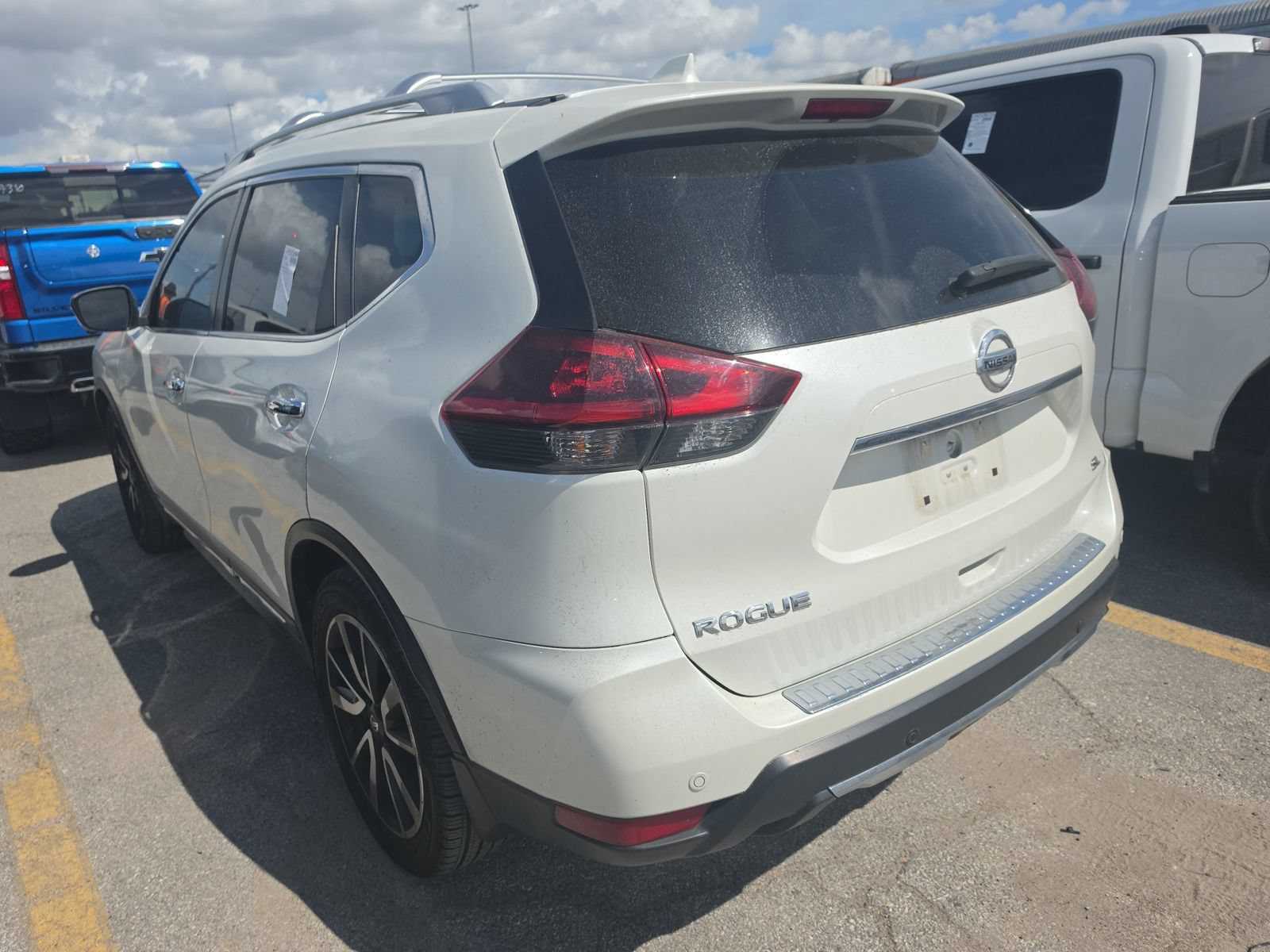 Used 2019 Nissan Rogue SL w/ Premium Package FWD image 2