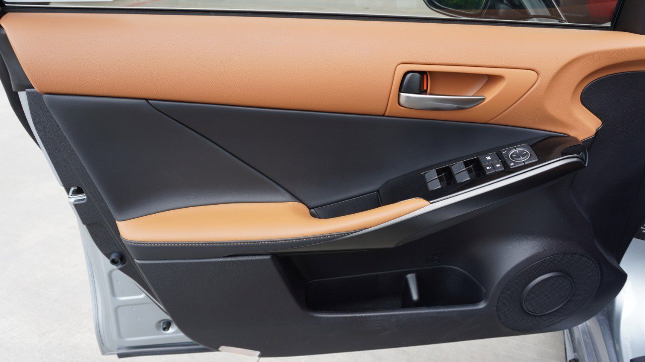 Used 2025 Lexus IS 350 F Sport w/ Accessory Package RWD image 8