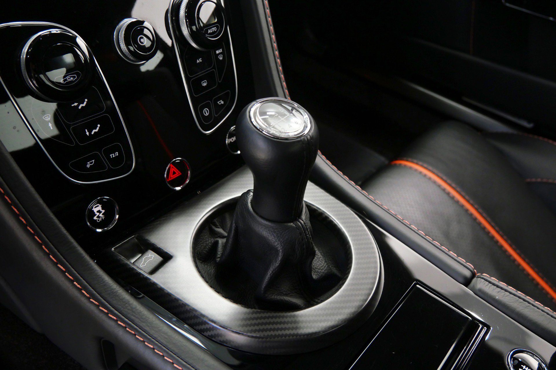 Used 2016 Aston Martin V8 Vantage GT RWD image 16