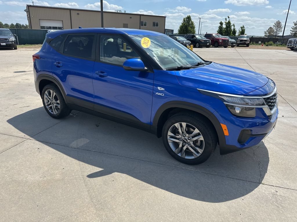 Used 2022 Kia Seltos LX AWD/4WD image 37