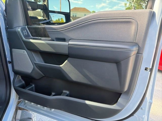Used 2025 Ford F350 Lariat w/ Lariat Ultimate Package image 10