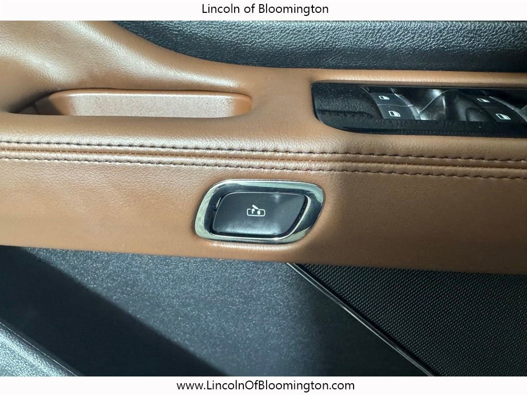 Used 2025 Lincoln Aviator Reserve w/ Jet Appearance Package AWD/4WD image 42