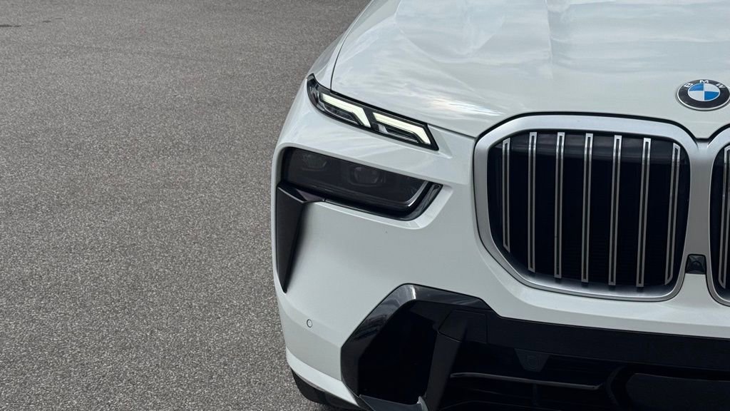 Used 2024 BMW X7 xDrive40i w/ M Sport Package image 6