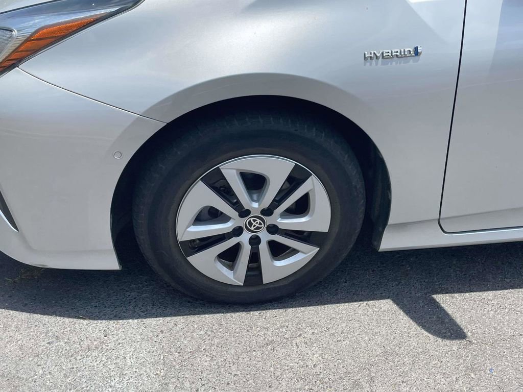 Used 2017 Toyota Prius Two w/ Prius Two Safety Plus Package FWD image 11