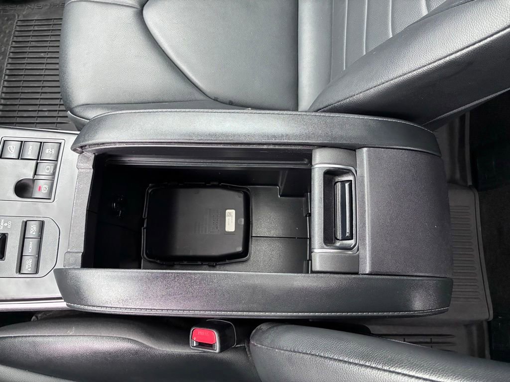 Used 2023 Toyota Highlander XLE AWD/4WD image 34