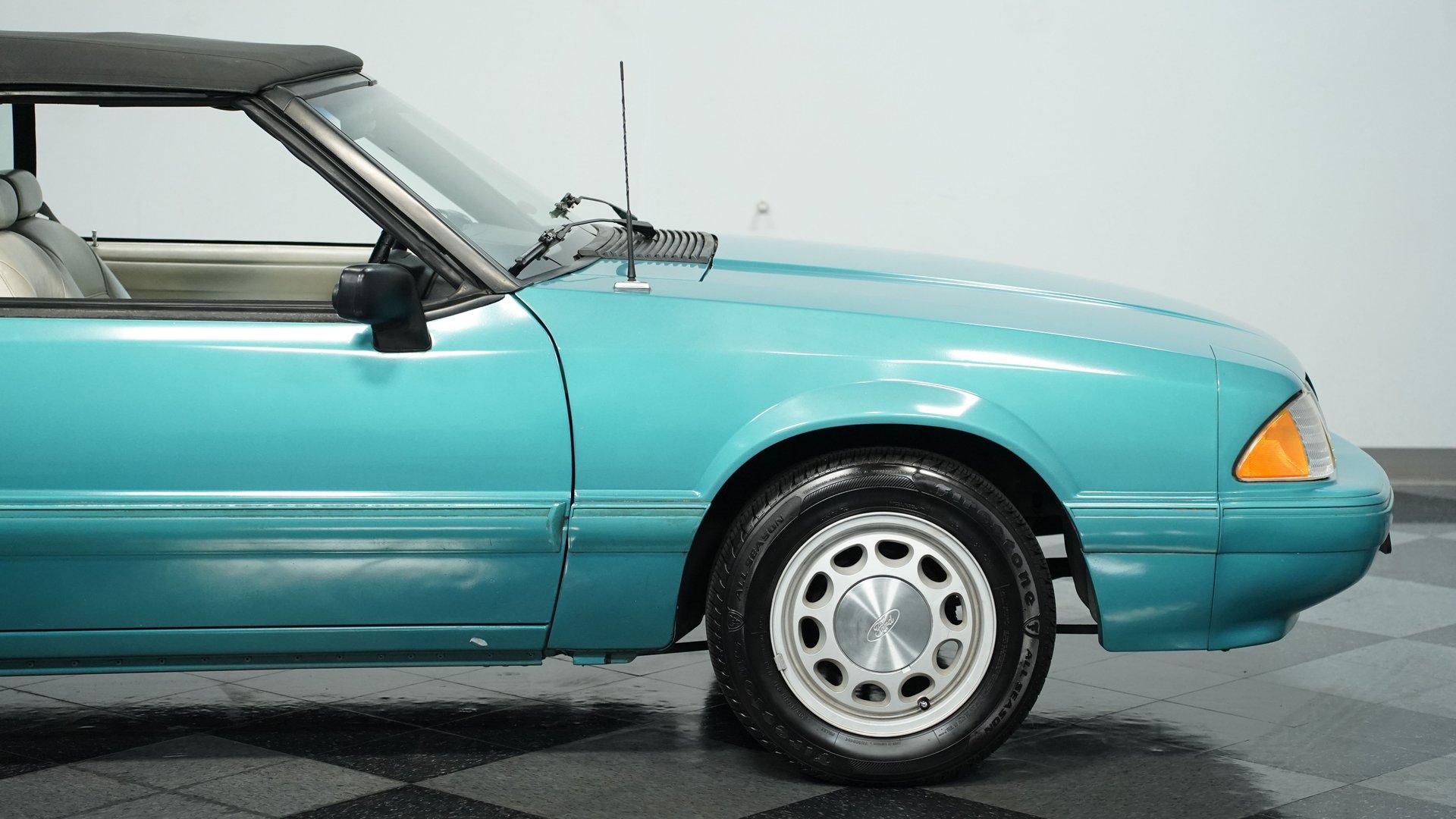 Used 1992 Ford Mustang LX image 24