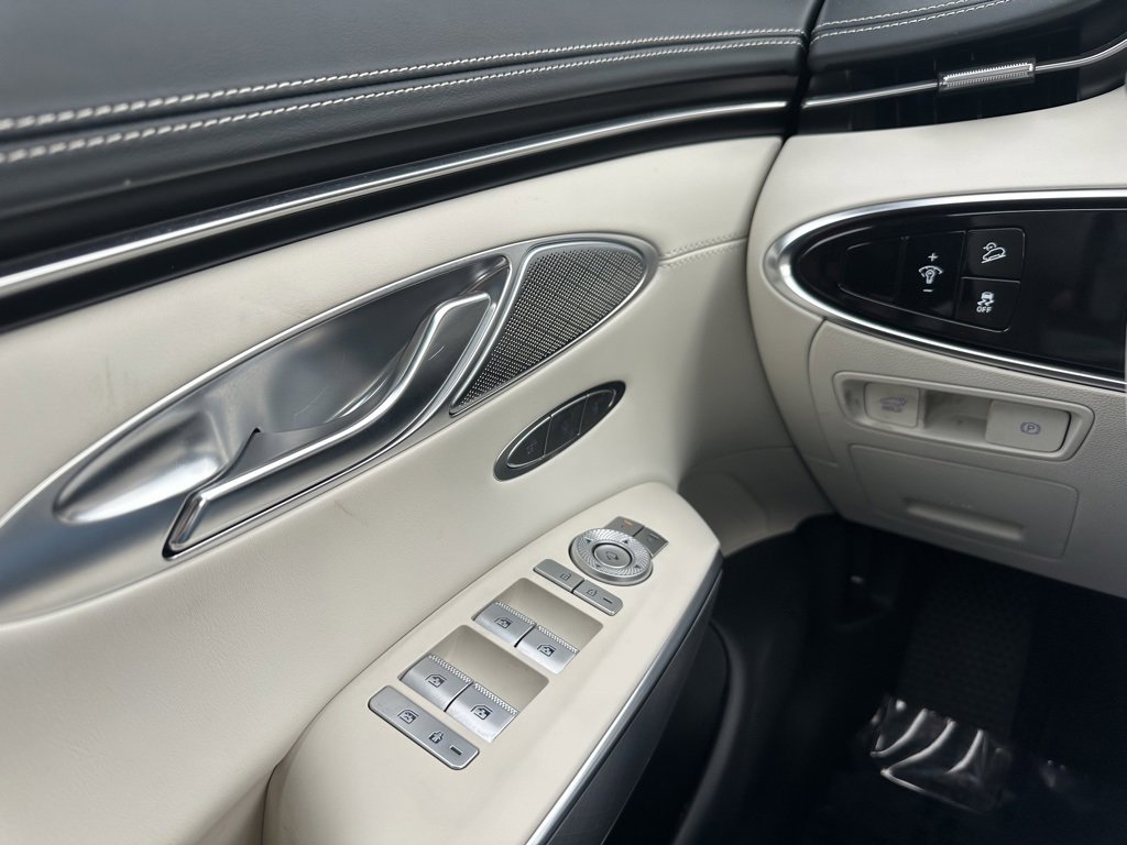 Used 2025 Genesis Electrified GV70 Advanced w/ Prestige Package image 18