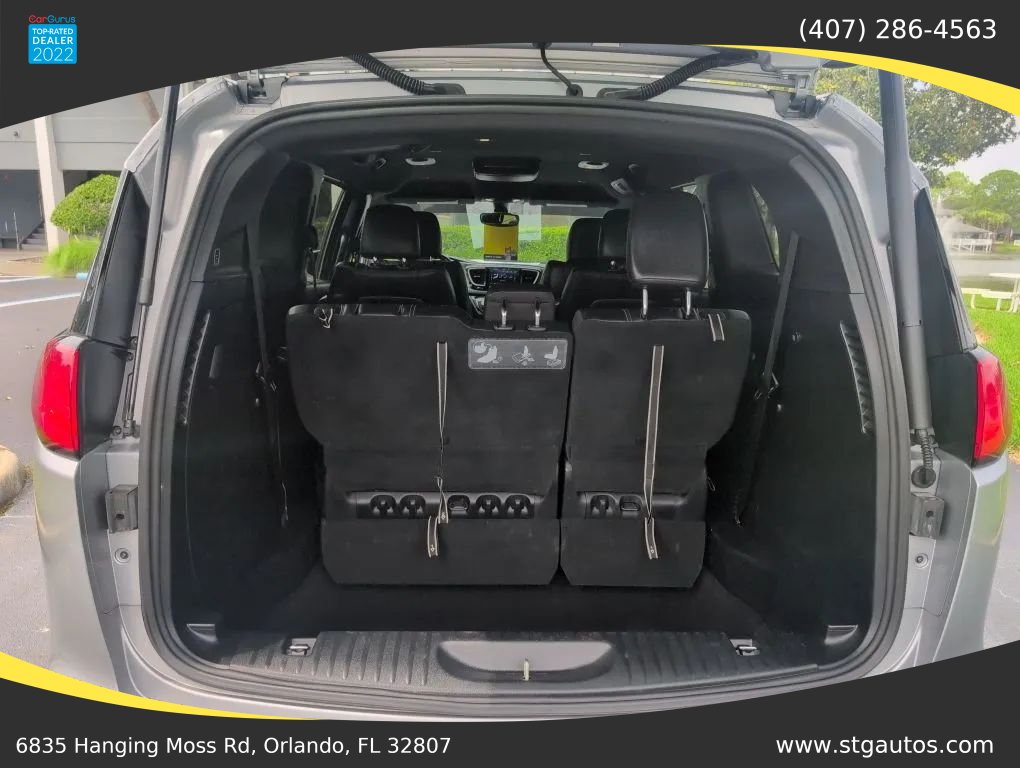 Used 2020 Chrysler Pacifica Touring-L w/ S Appearance Package FWD image 33