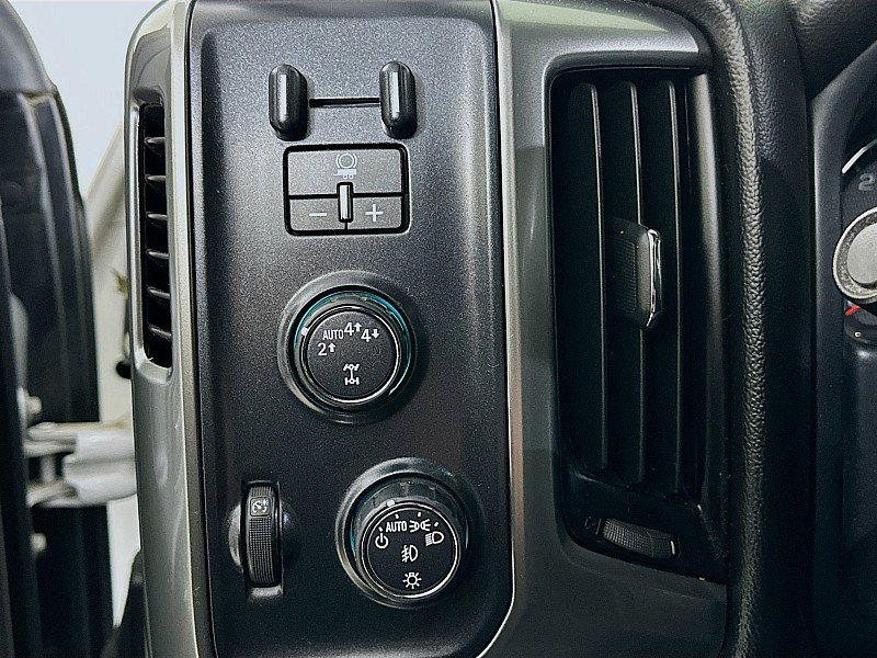 Used 2018 Chevrolet Silverado 1500 LT w/ All Star Edition image 10