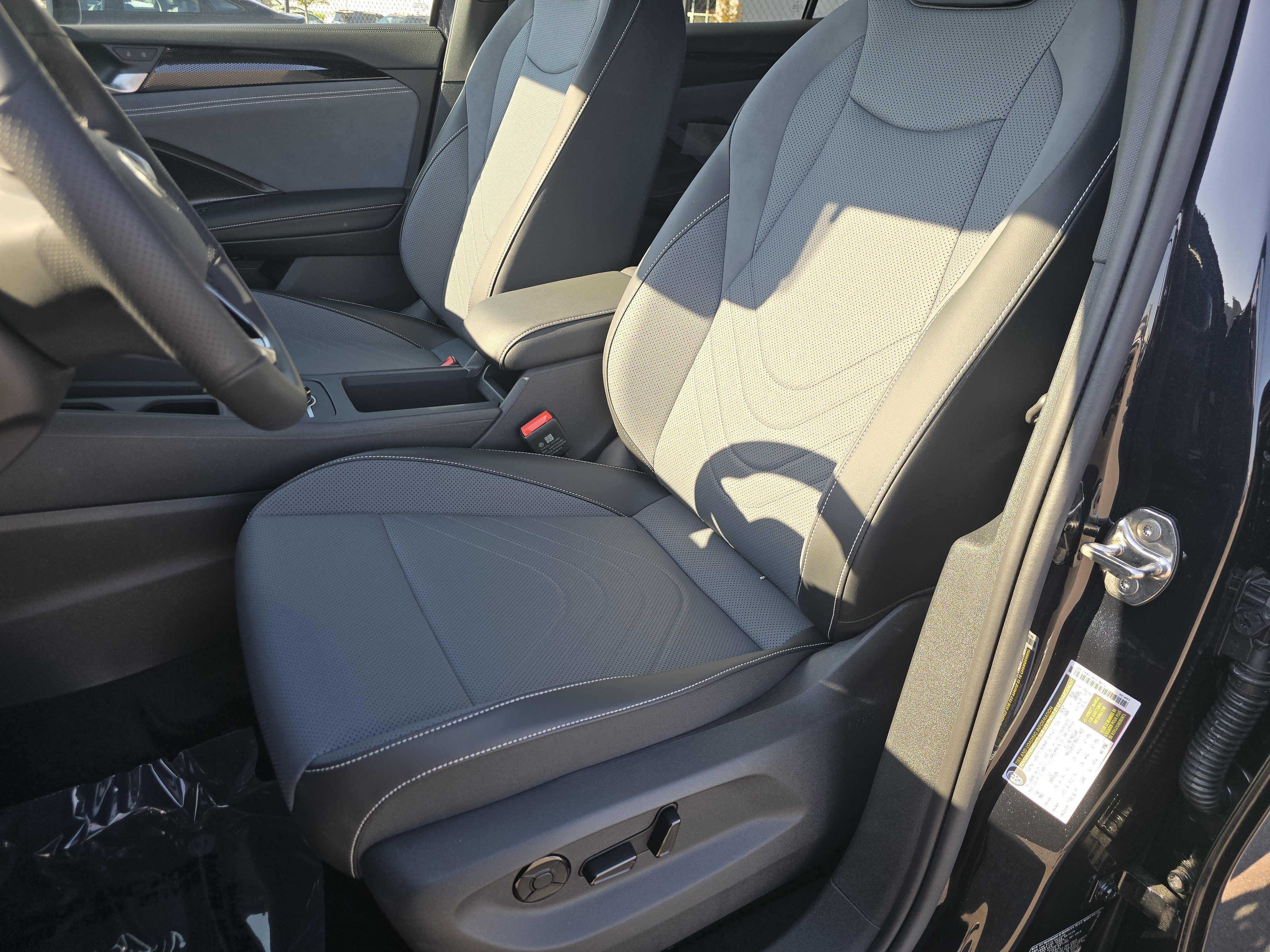 New 2026 Volkswagen Tiguan SE R-Line AWD/4WD image 20