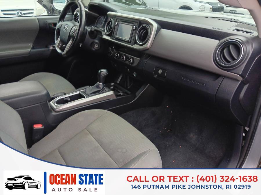 Used 2016 Toyota Tacoma SR image 12