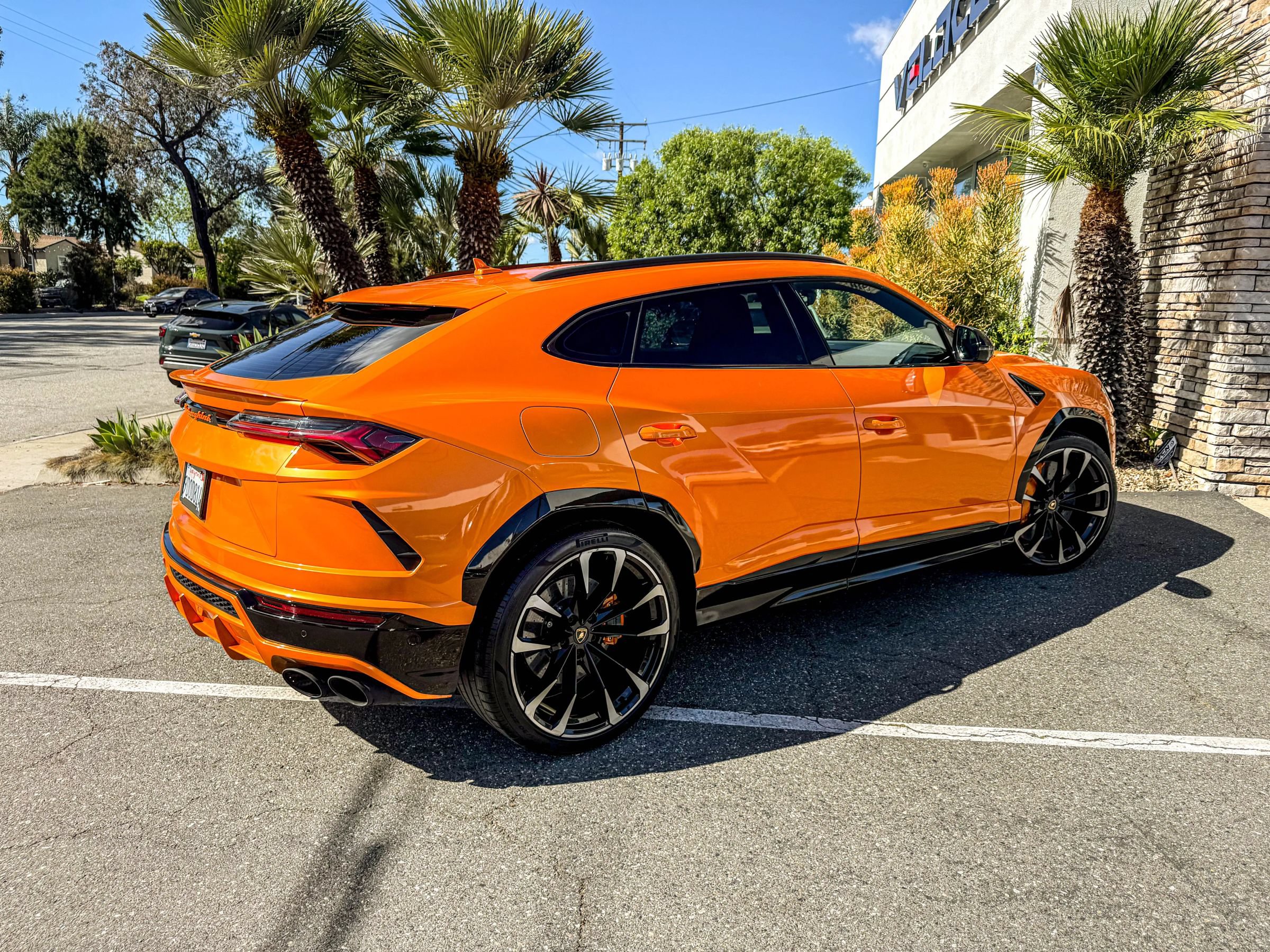 Used 2021 Lamborghini Urus AWD/4WD image 8