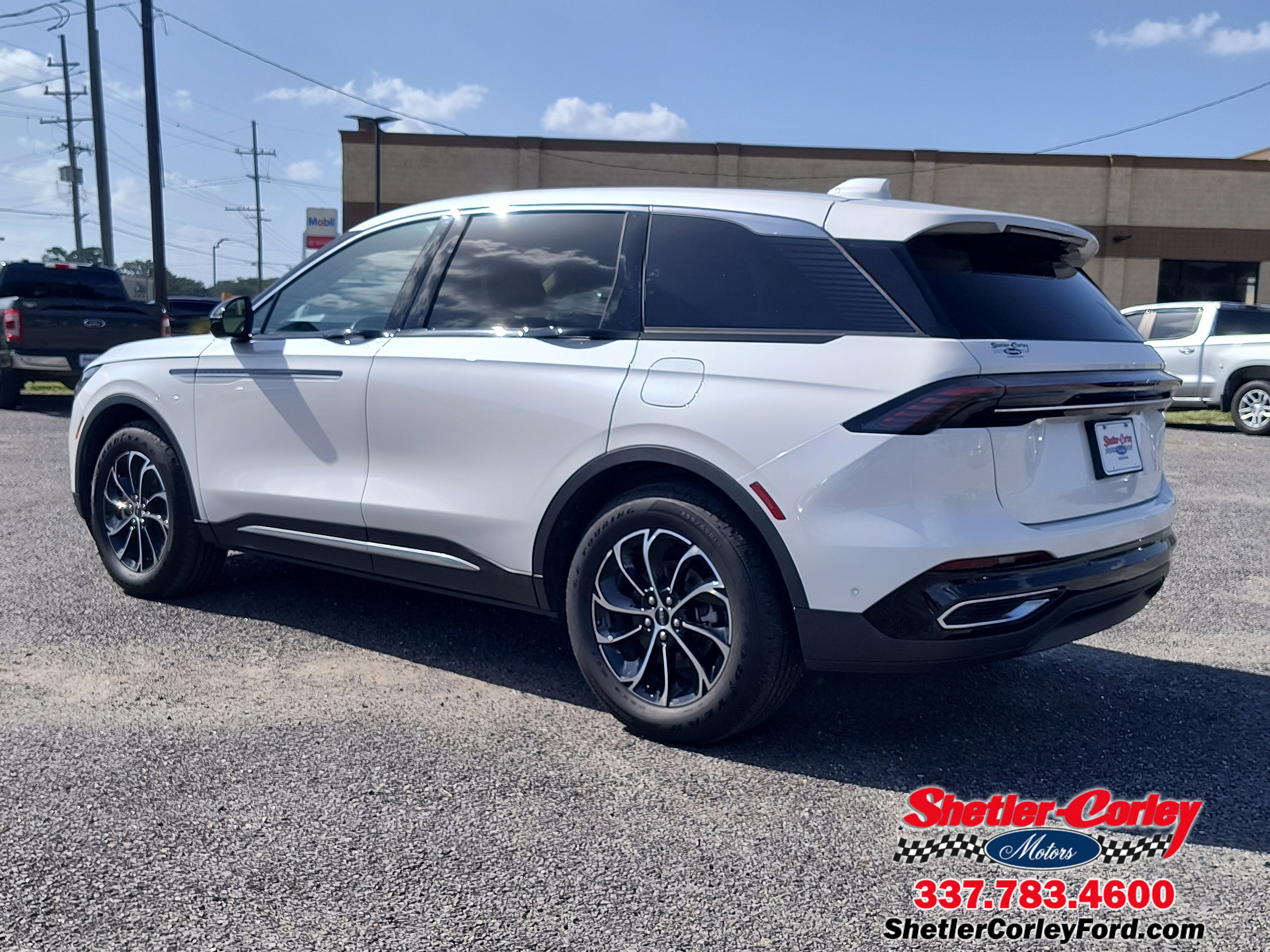 Used 2024 Lincoln Nautilus Premier w/ Equipment Group 102A image 4