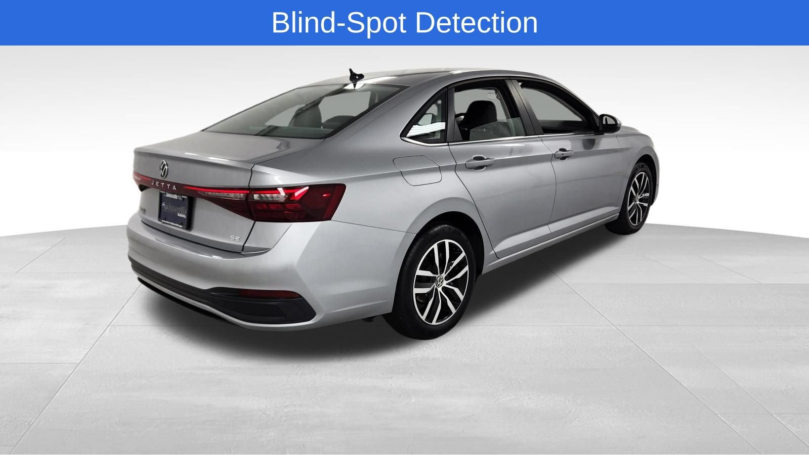 Used 2025 Volkswagen Jetta SE FWD image 3