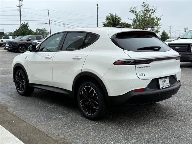 Certified 2025 Dodge Hornet GT w/ Cold Weather Group AWD/4WD image 5