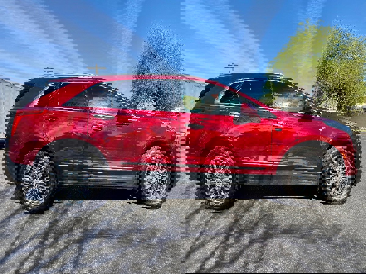 Used 2018 Cadillac XT5 Premium Luxury w/ Driver Assist Package AWD/4WD image 6