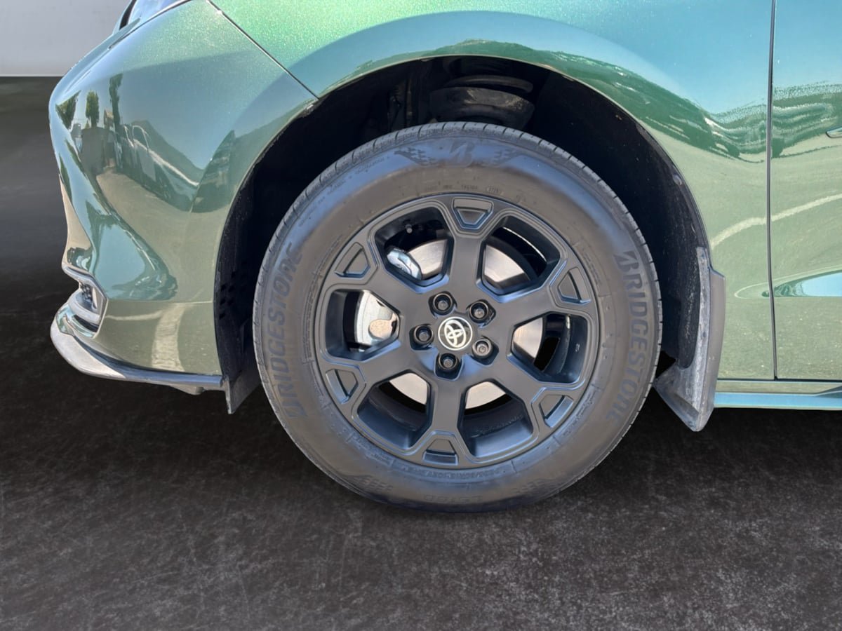 Used 2025 Toyota Sienna XLE Woodland Edition AWD/4WD image 9