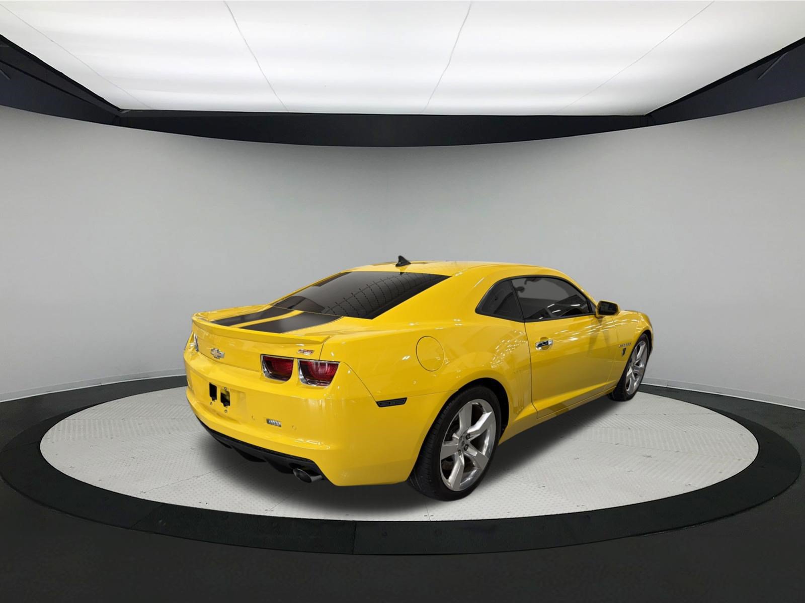 Used 2010 Chevrolet Camaro SS w/ RS Package RWD image 3