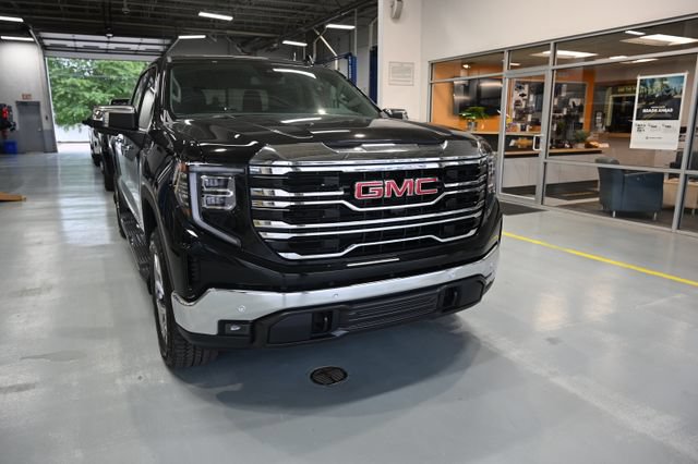 New 2026 GMC Sierra 1500 SLT w/ SLT Premium Plus Package AWD/4WD image 3