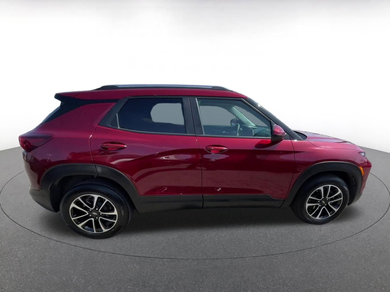 Used 2025 Chevrolet TrailBlazer LT FWD image 16