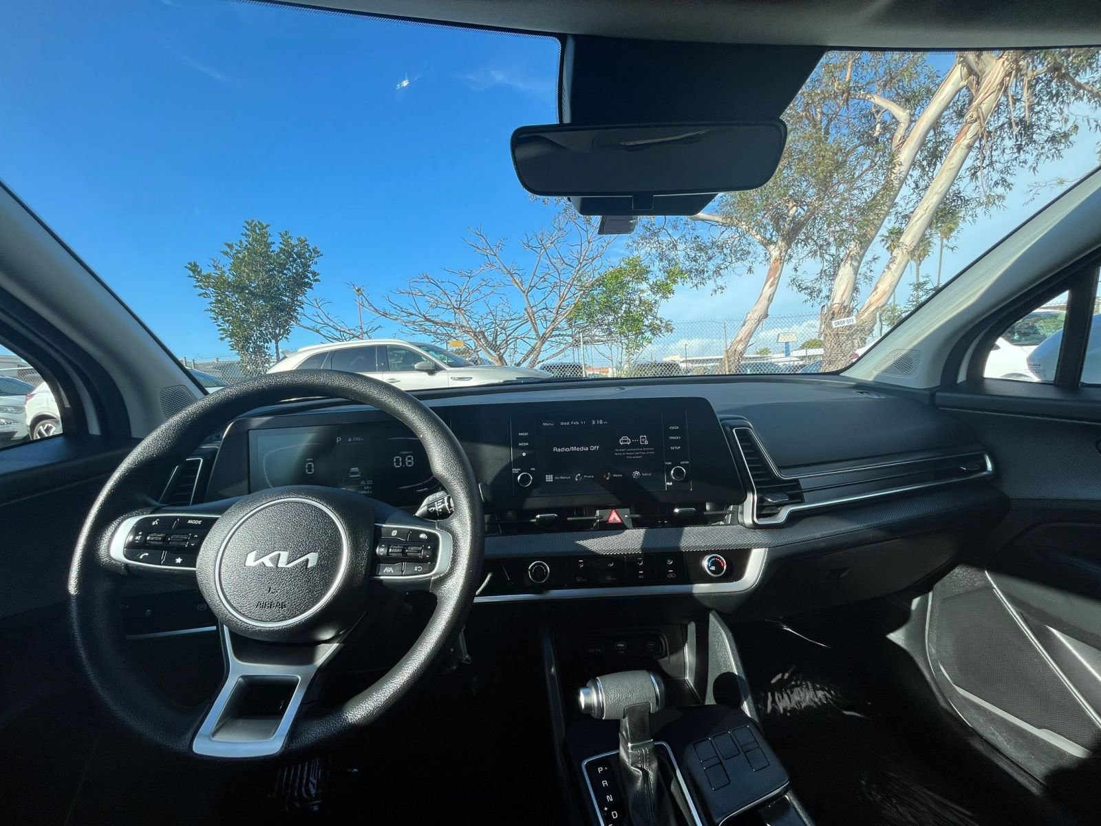 Used 2025 Kia Sportage LX FWD image 33