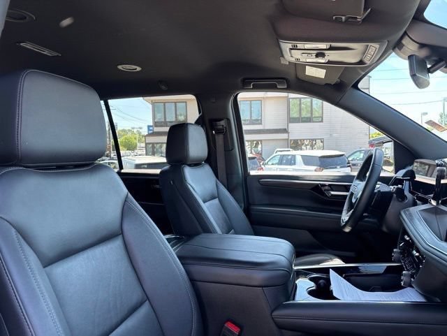 Used 2025 Chevrolet Tahoe Z71 AWD/4WD image 37