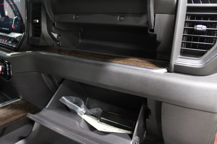 Used 2024 GMC Sierra 1500 Elevation w/ LPO, Elevation Black Package AWD/4WD image 29