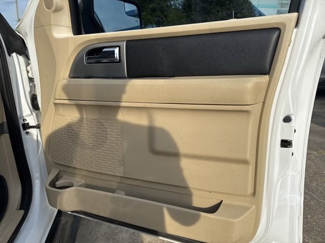 Used 2016 Ford Expedition XLT RWD image 15